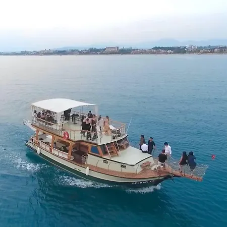 보트호텔 Apollon Boat Tour *
